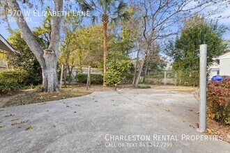 570 Elizabeth Ln W in Charleston, SC - Building Photo - Building Photo