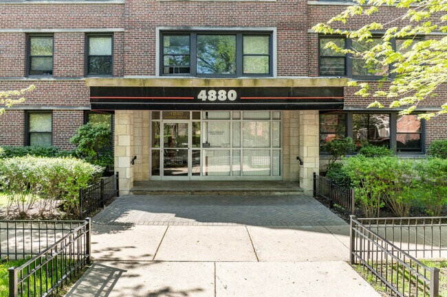 4880 N Marine Dr in Chicago, IL - Building Photo - Building Photo