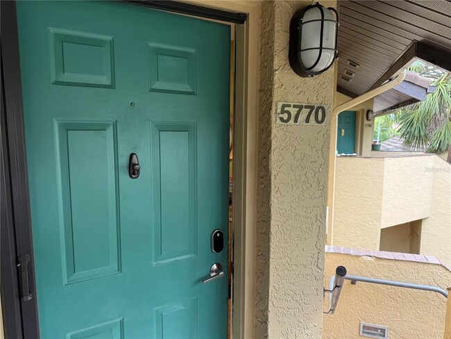 5770 Ashton Lake Dr in Sarasota, FL - Building Photo - Building Photo