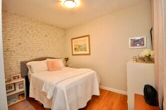 25 Ridgeway Ln, Unit 3 in Boston, MA - Building Photo - Building Photo