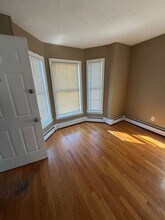 10 Neptune St Ct, Unit #2 in Lynn, MA - Foto de edificio - Building Photo
