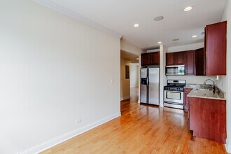 6150 N Ravenswood Ave in Chicago, IL - Building Photo - Building Photo