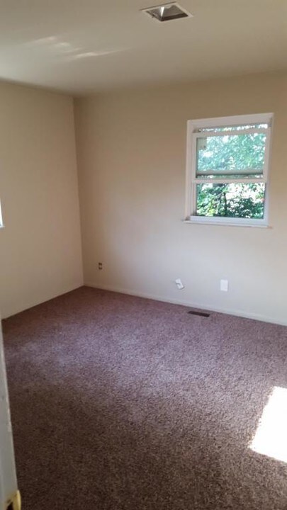 1720 Kings Mill Ct in Dayton, OH - Building Photo