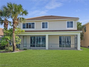 1981 Sagebrush Cir in Naples, FL - Foto de edificio - Building Photo