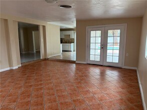 5504 W Bartlett Ave in Las Vegas, NV - Building Photo - Building Photo