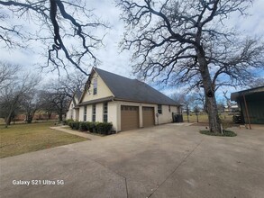 5535 Whispering Oaks Ln, Unit 101 in Fort Worth, TX - Building Photo - Building Photo