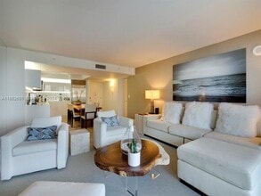 102-124 24th St in Miami Beach, FL - Foto de edificio - Building Photo