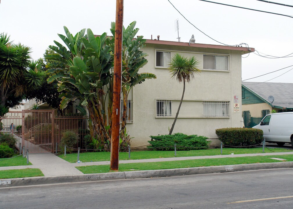 621-625 W. Hyde Park Blvd. in Inglewood, CA - Foto de edificio