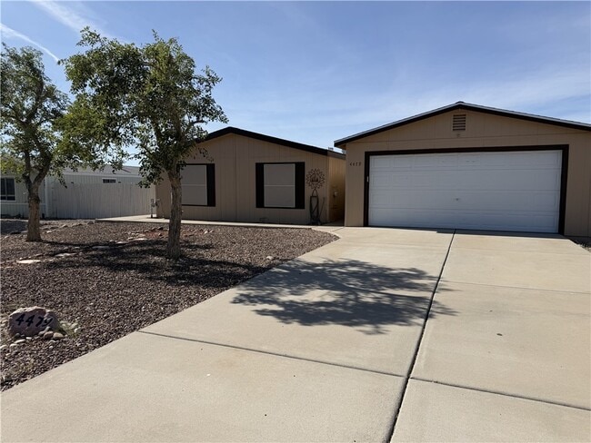 4479 Lynda Cir in Bullhead City, AZ - Building Photo - Building Photo