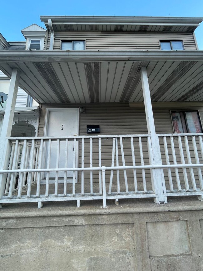 property at 919 N 6th St