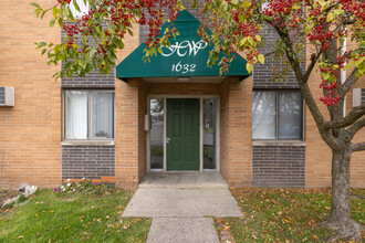 Brookline Partners LLC, DBA: Heatherwood Apartments in Inkster, MI - Foto de edificio - Building Photo