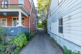 63 Highland Rd W in Kitchener, ON - Building Photo - Building Photo
