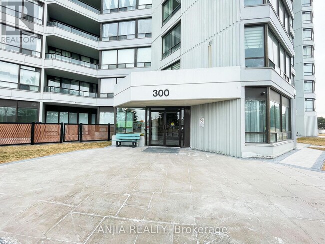 300-1300 Alton Towers Cir
