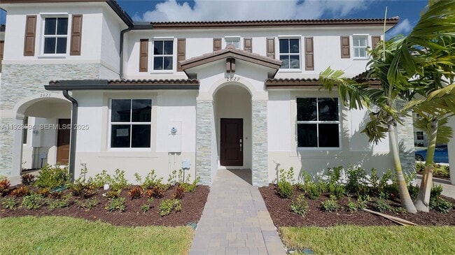 property at 2629 SE 27th Dr