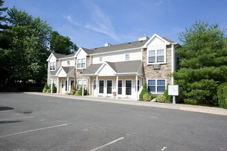 Fairfield Courtyard North At Farmingdale in Farmingdale, NY - Foto de edificio - Interior Photo