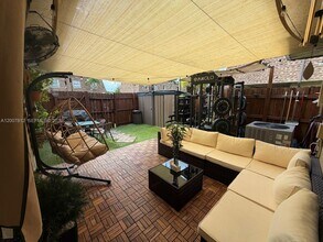 6580 W 24th Ct in Hialeah, FL - Building Photo - Building Photo