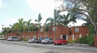 Sea Breeze II Condominiums in Fort Lauderdale, FL - Building Photo
