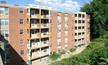 Central Towers in Dover, NH - Foto de edificio - Building Photo