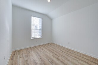 3330 Meadknoll Ln in Richmond, TX - Building Photo - Building Photo