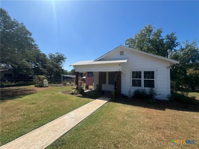 property at 1015 Zunker St