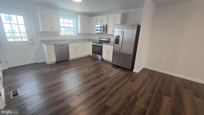 property at 14 Snowdrop Ct