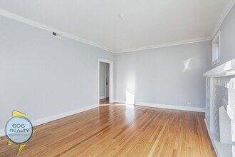 1030 E Hyde Park Blvd in Chicago, IL - Foto de edificio - Building Photo