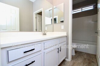 22484 E Silver Crk Ln in Queen Creek, AZ - Building Photo - Building Photo