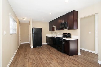 4153-4159 Euclid Ave in San Diego, CA - Building Photo - Interior Photo