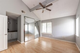 7180 S Dairy Ashford Rd in Houston, TX - Building Photo - Building Photo