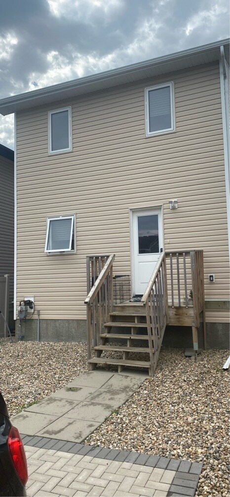 4745 James Hill Rd in Regina, SK - Building Photo - Building Photo