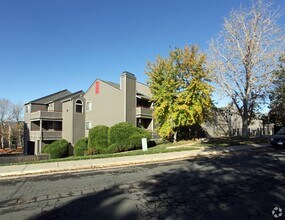 Sycamore Hills Apartments in Littleton, CO - Building Photo - Building Photo