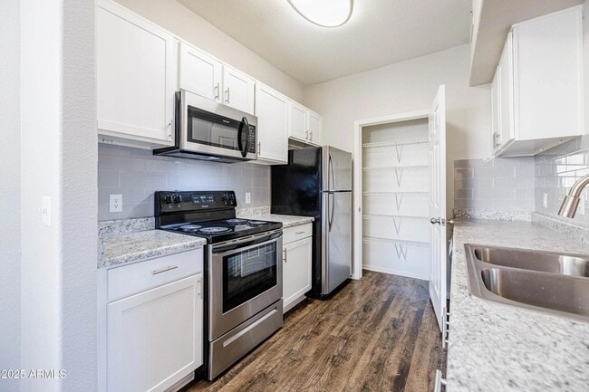 17374 N 89th Ave, Unit C1 in Peoria, AZ - Building Photo - Building Photo