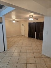 121 Grove St in Henderson, NV - Building Photo - Building Photo