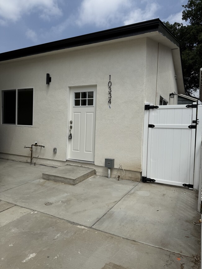 property at 10334 Eldora Ave