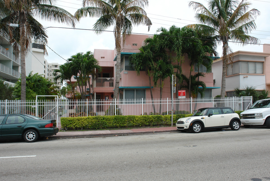 6838-6840 Abbott Ave in Miami Beach, FL - Building Photo