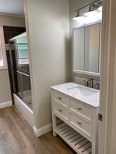 980 Hillcrest Rd in Hollister, CA - Building Photo - Building Photo