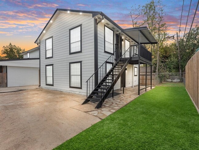 property at 502 Frawley St