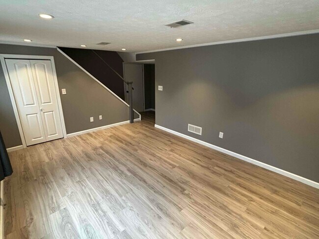 324 Pershing Ave NW, Unit 326 Pershing in Massillon, OH - Building Photo - Building Photo