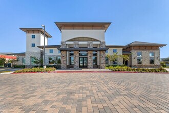 Lakecrest Apartments in Katy, TX - Building Photo - Building Photo