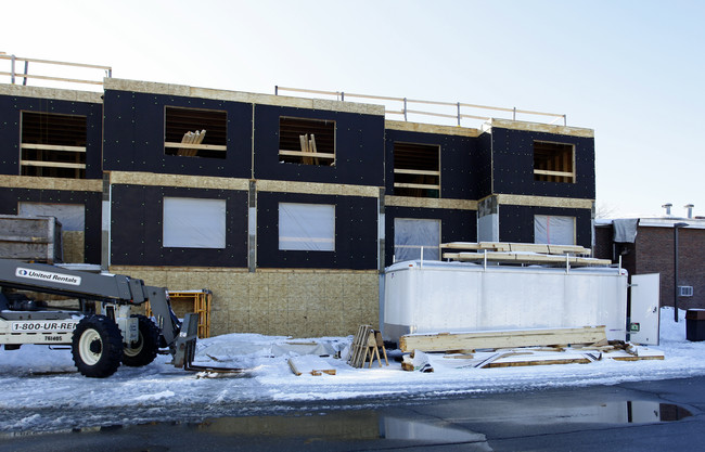 White River Inn & Suites in White River Junction, VT - Foto de edificio - Building Photo