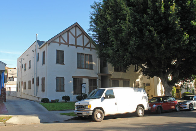 626 S Cloverdale Ave in Los Angeles, CA - Building Photo - Building Photo