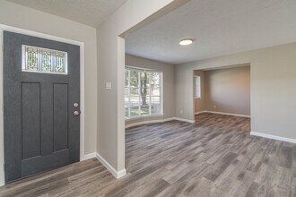 4318 Burkegate Dr in Spring, TX - Building Photo - Building Photo