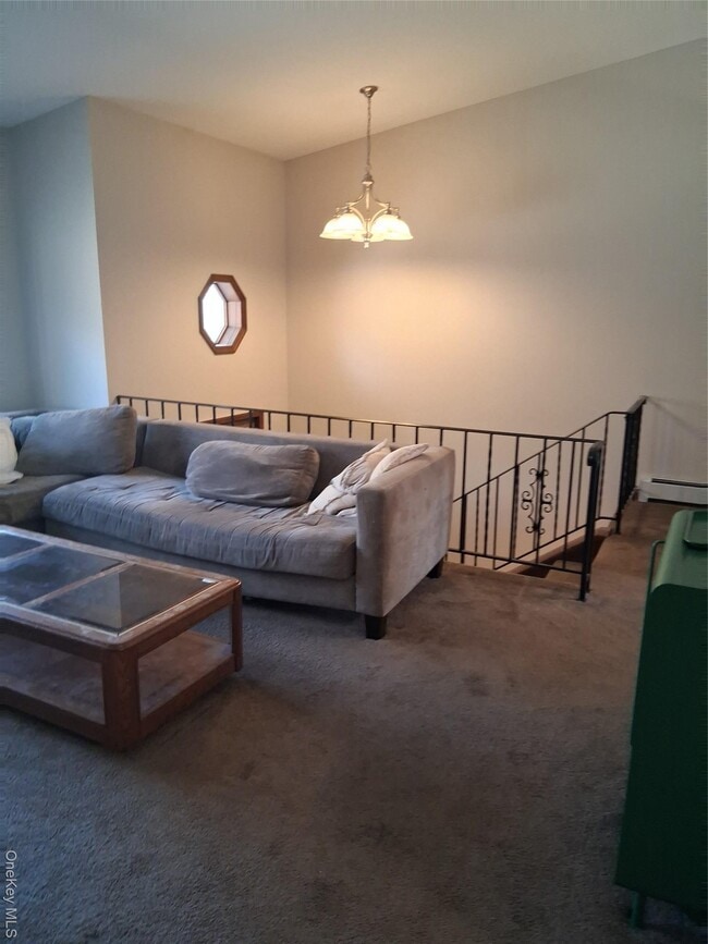 15 Ugo Dr in Newburgh, NY - Building Photo - Building Photo