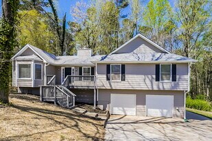 301 Sandhurst Way SW in Marietta, GA - Building Photo