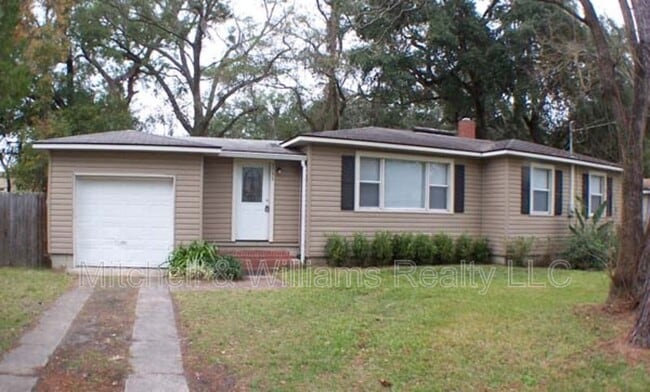 property at 3533 Pinecrest St