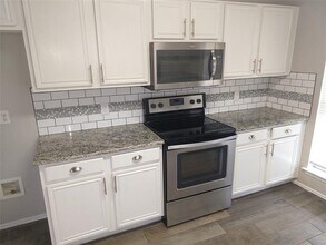 6104 Brookfall Dr in Arlington, TX - Building Photo - Building Photo