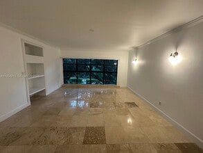 32 Camden Dr in Bal Harbour, FL - Building Photo - Building Photo