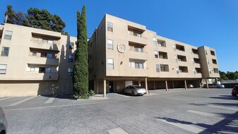 Carmel Heights in Los Angeles, CA - Building Photo