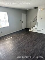 2010 NW 50 Terrace in Northmoor, MO - Building Photo