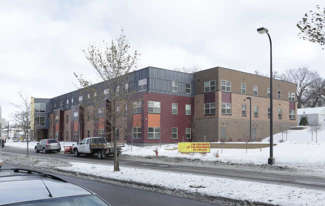 West Broadway Crescent in Minneapolis, MN - Building Photo - Building Photo